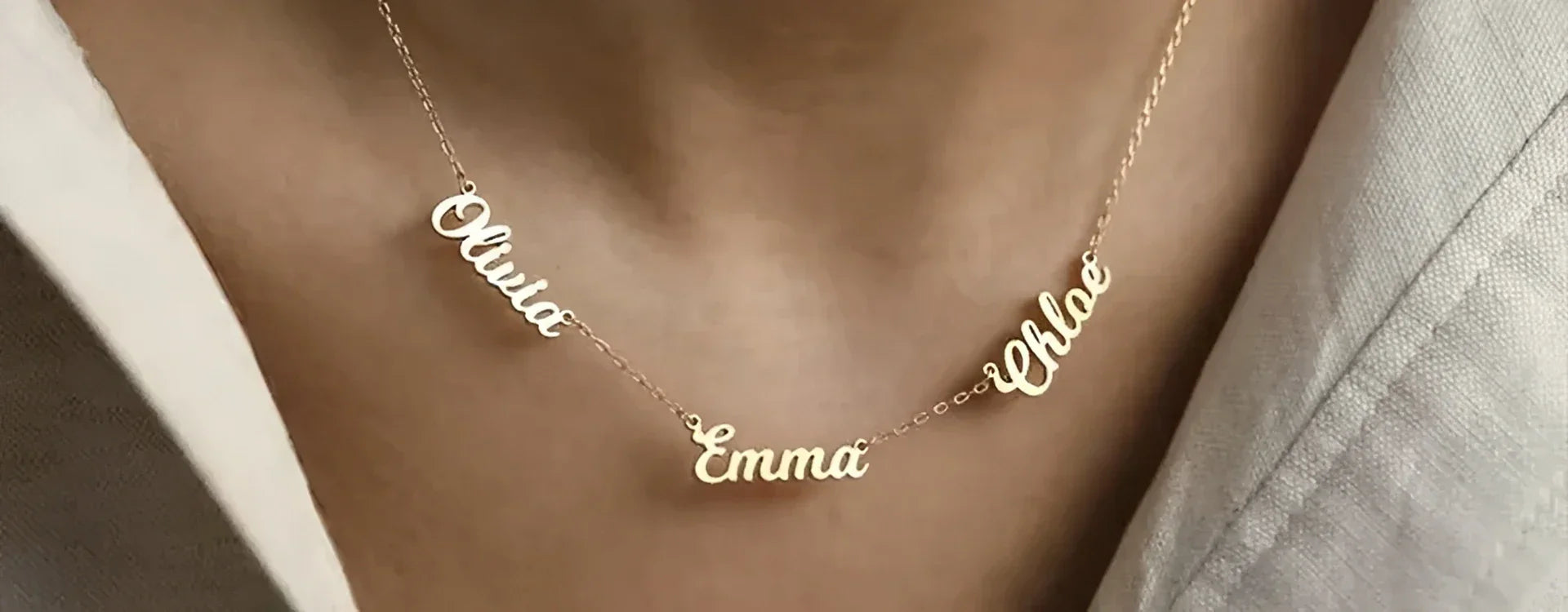 Collier Prénom : le Cadeau Gravé qui Touche Vraiment le Cœur