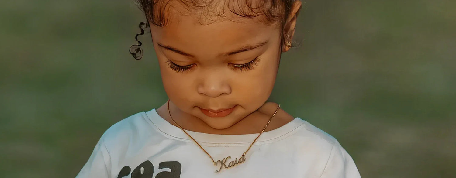 Collier Prénom Enfant : à quel âge l'offrir et comment choisir ?