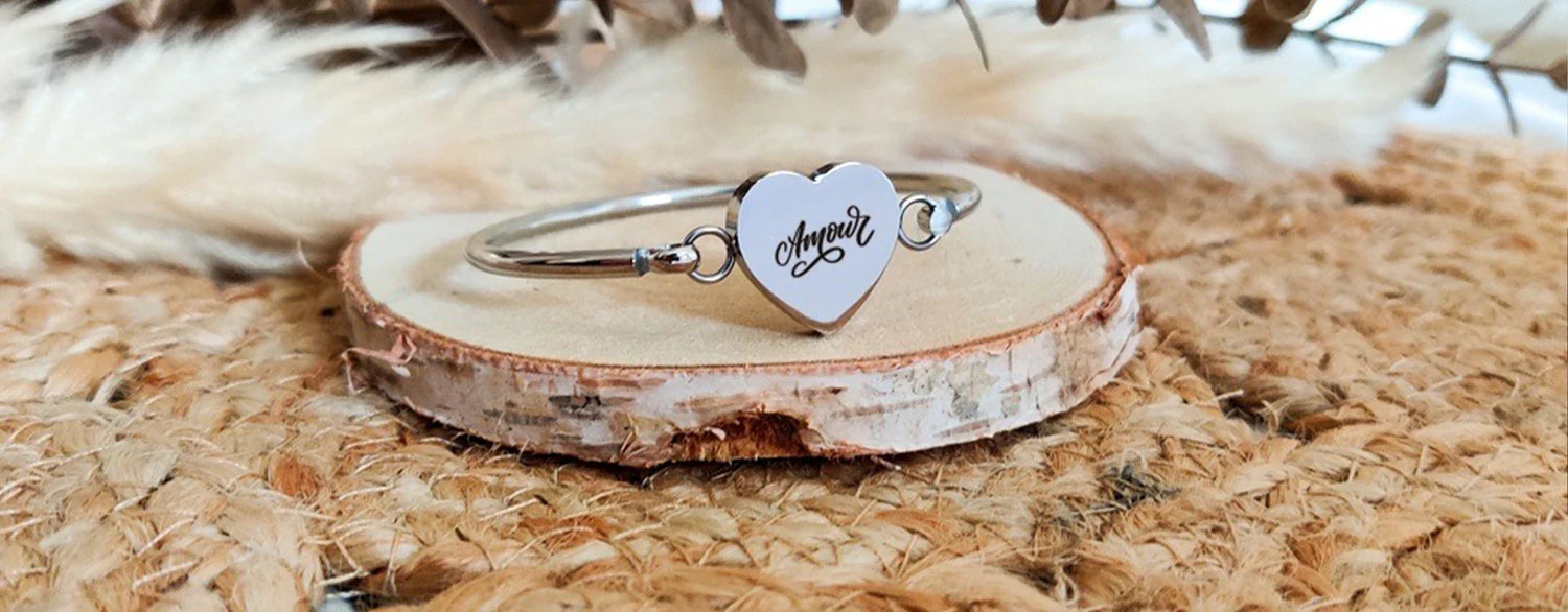 Idées de gravure pour bijou couple : messages d’amour à graver