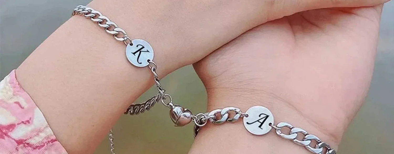 Bijoux Personnalisés pour Couples : un Symbole d’Amour Éternel