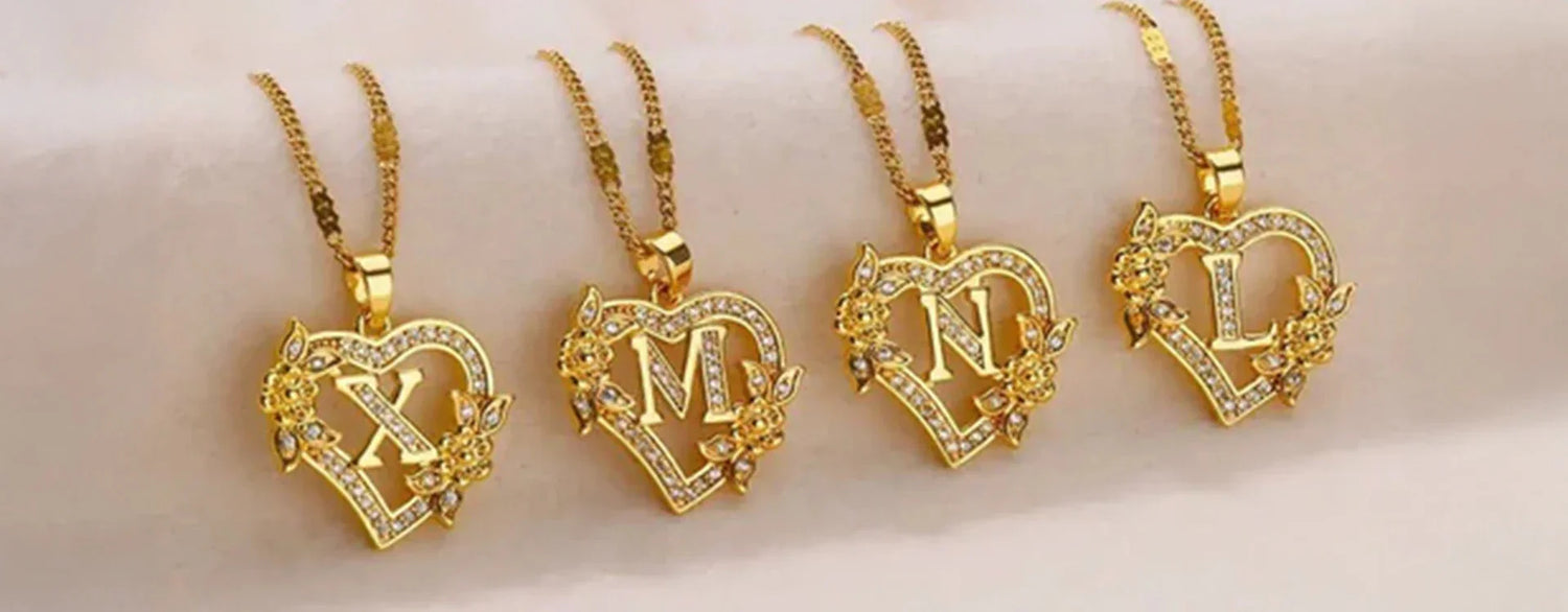 Colliers avec Initiale : le bijou minimaliste qui en dit long