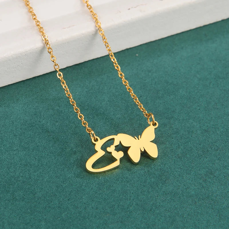 Collier Papillon Initiale Personnalisé E