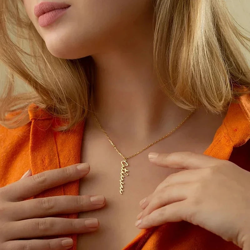 Collier Personnalisé Prénom Vertical Femme