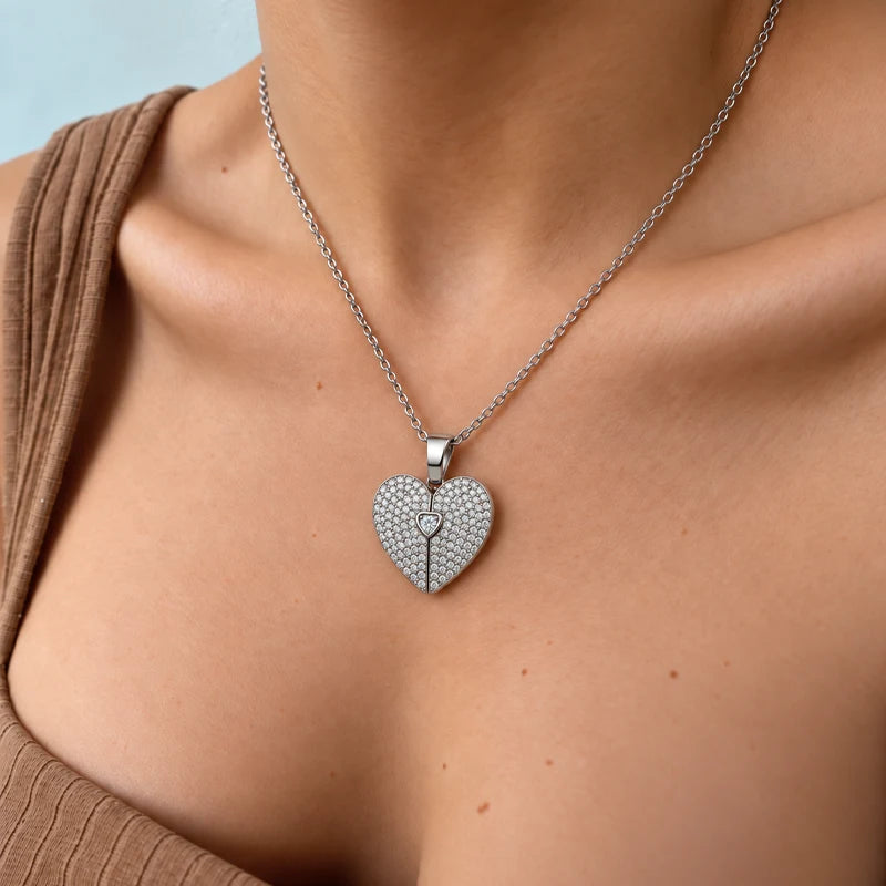 Collier Cœur Scintillant Ailes d’Ange Photo Argent Femme
