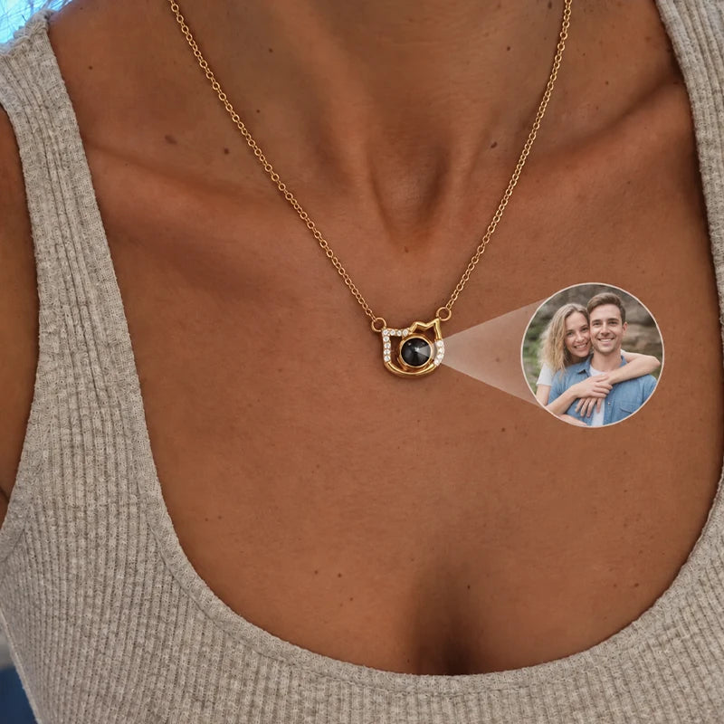 Collier Projection Photo Chat Or Femme