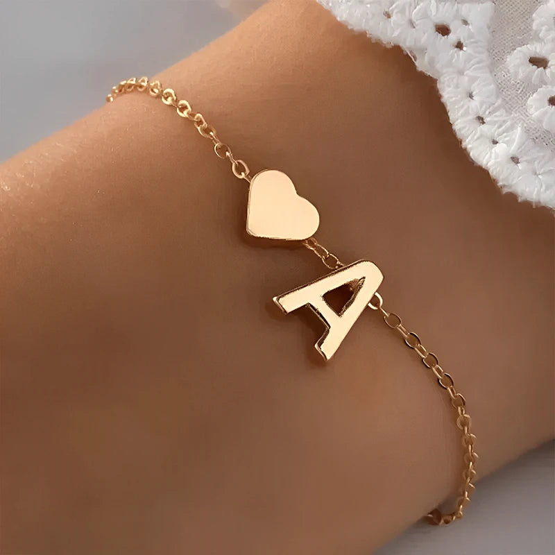 Bracelet Chaîne Initiale Personnalisée et Cœur Doré Lettre A