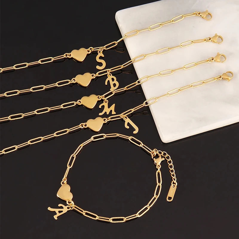 Bracelet Initiale Personnalisée Cœur et Chaîne