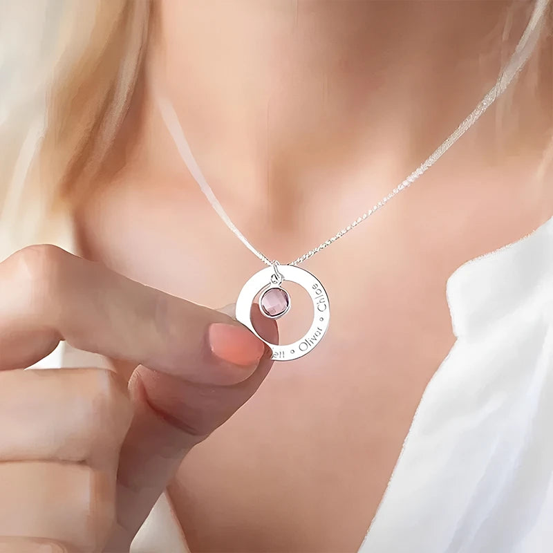 Collier Cercle Prénoms Gravés avec Pierre de Naissance Femme