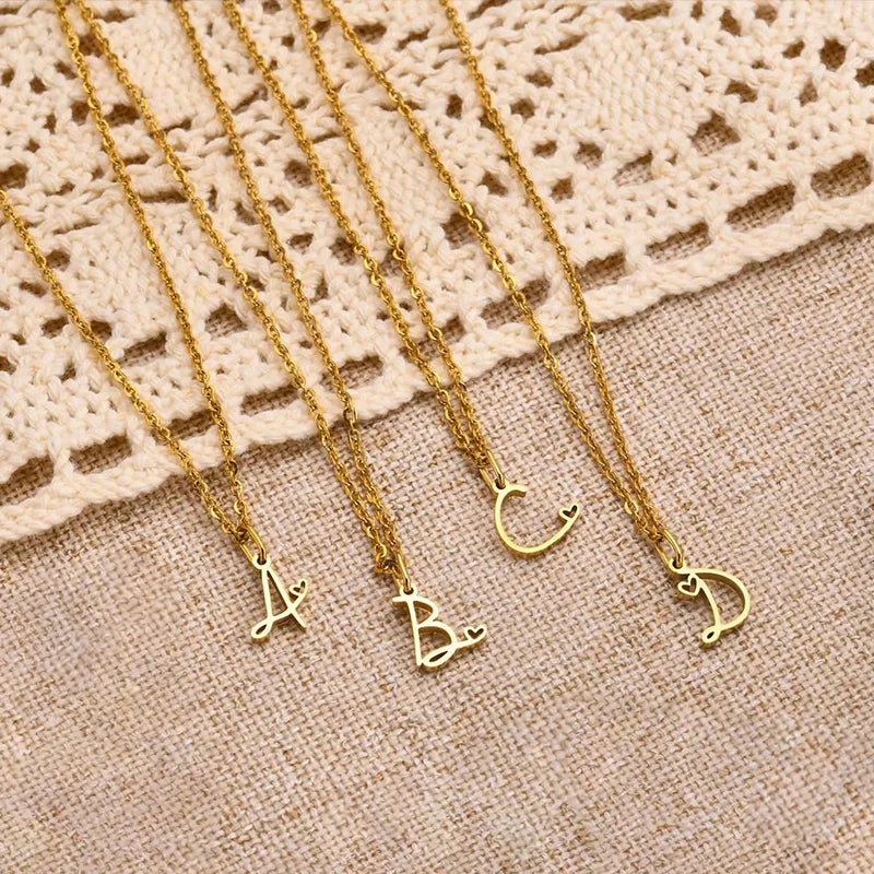 Collier Initiale Manuscrite avec Cœur