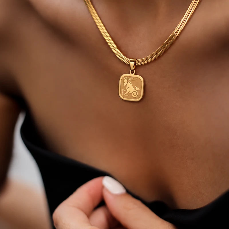 Collier Médaillon Carré Signe Astrologique Or Femme