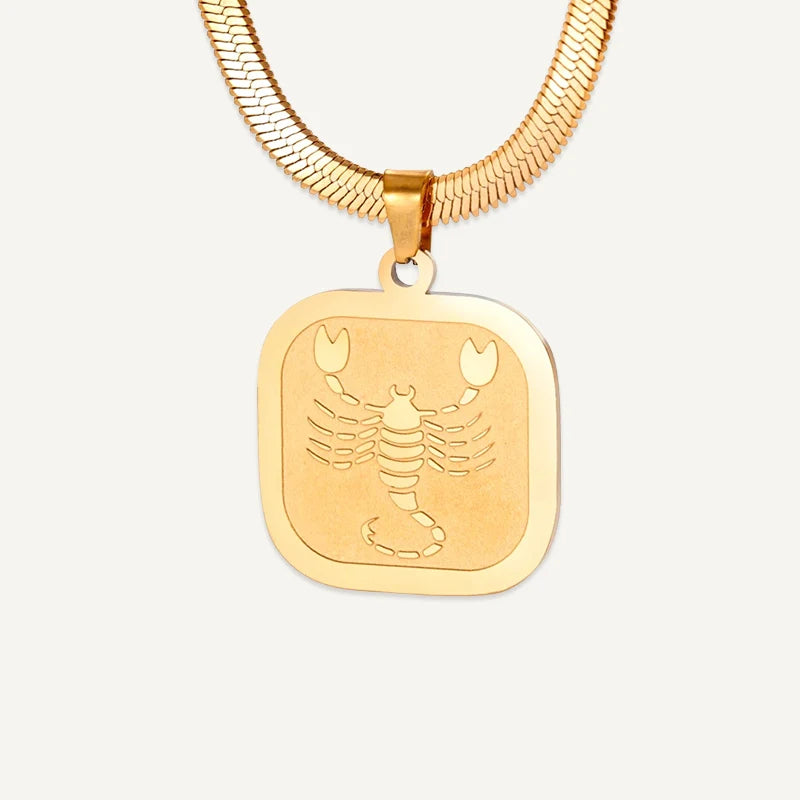 Collier Médaillon Carré Signe Astrologique Or Scorpion