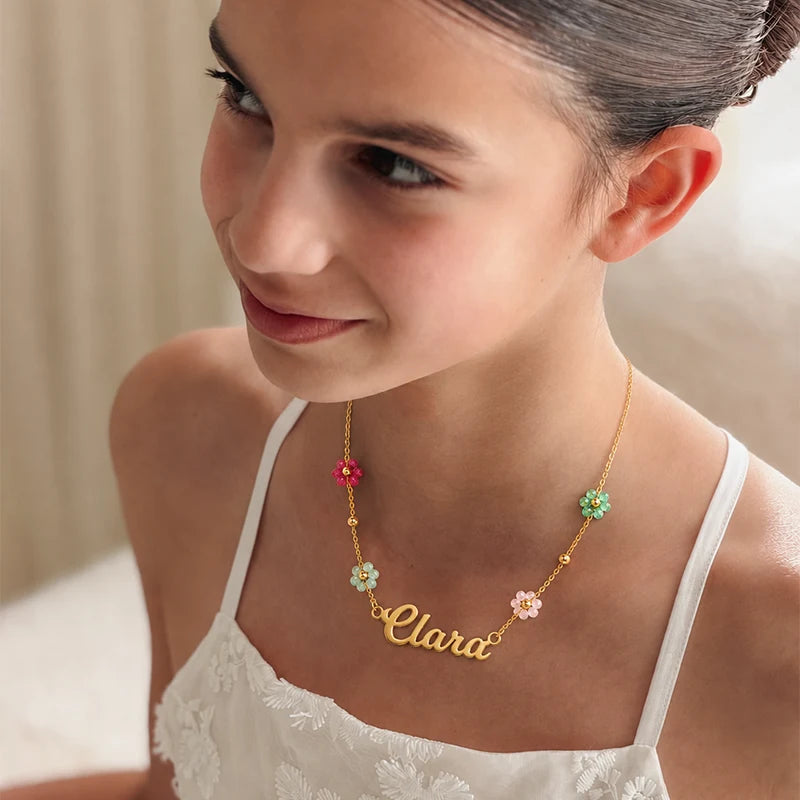 Collier Prénom Enfant à Fleurs Colorées Enfant